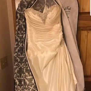 Essance of Australia strapless satin wedding dress